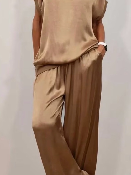 Pants - Relaxed Satin Wide-Leg Pants in Camel
